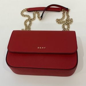 DKNY SMALL SINA FLAP SHOULDER BAG
